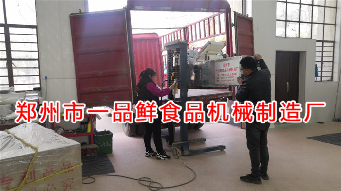山西長(zhǎng)治客戶訂購的1型面館用燴面機(jī)發(fā)貨啦(圖2)